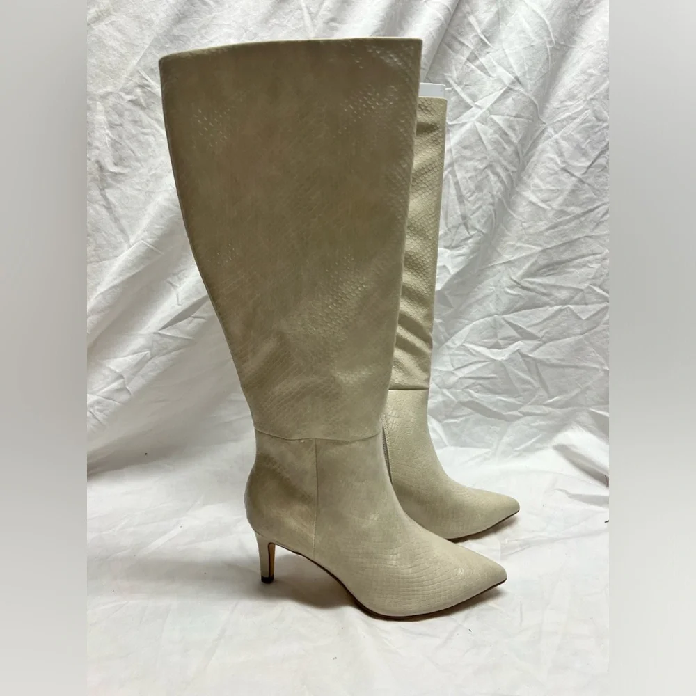 Off white tall boots - Picture 3 of 16